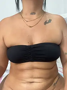 JessikaHoot stripchat live cam model