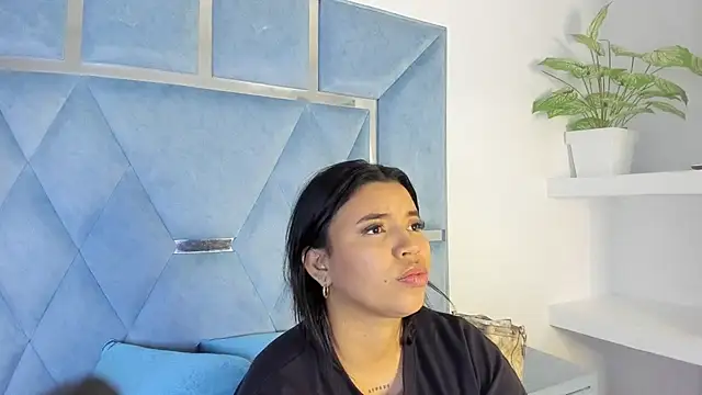 Lucy_asm stripchat live cam model