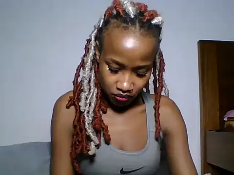 Blonde_slimy stripchat live cam model