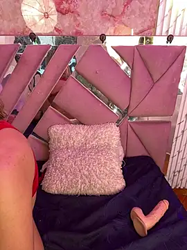 Katy_Bennet stripchat live cam model
