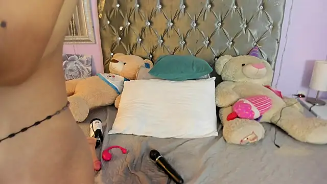 DanaPetite stripchat live cam model