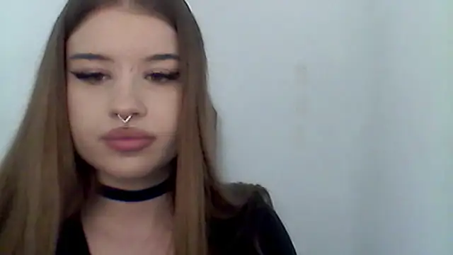 MollyHotTeen stripchat live cam model