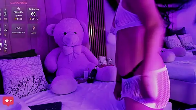 lilyy_rose_ stripchat live cam model