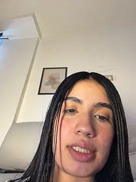 Adaraa_a stripchat live cam model