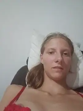 LenaGoldi stripchat live cam model
