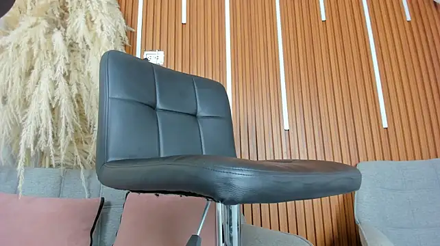 Yara_swweett stripchat live cam model