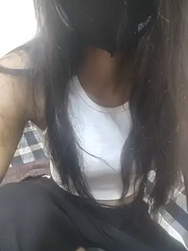 Amisha_kaur stripchat live cam model