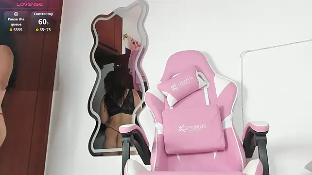 EmeraldBlonde stripchat live cam model