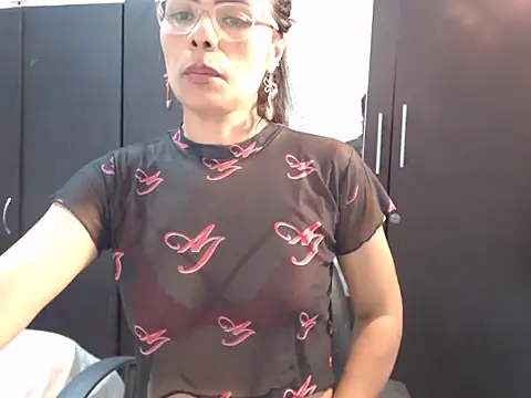 Dimar83 stripchat live cam model
