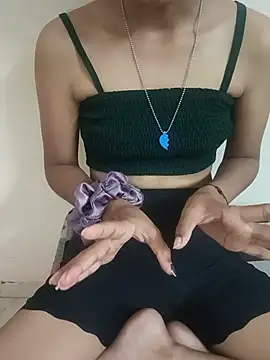 Riya_rawat0 stripchat live cam model