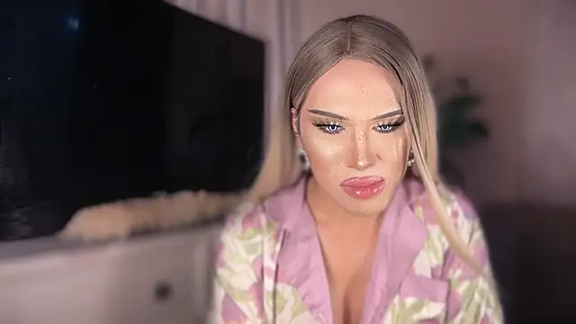 Ts_glamxx stripchat live cam model