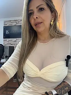 _Abril-Office1 stripchat live cam model