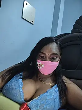 Shalini8687 stripchat live cam model