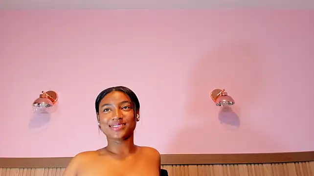 Laraebony_ stripchat live cam model