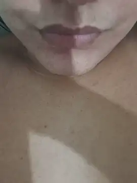 Luna-elle stripchat live cam model