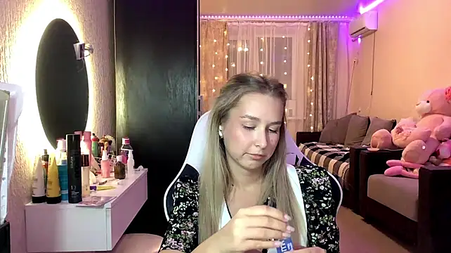 JoyBold stripchat live cam model
