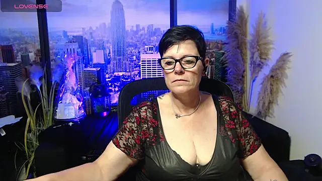 ninarandmann stripchat live cam model
