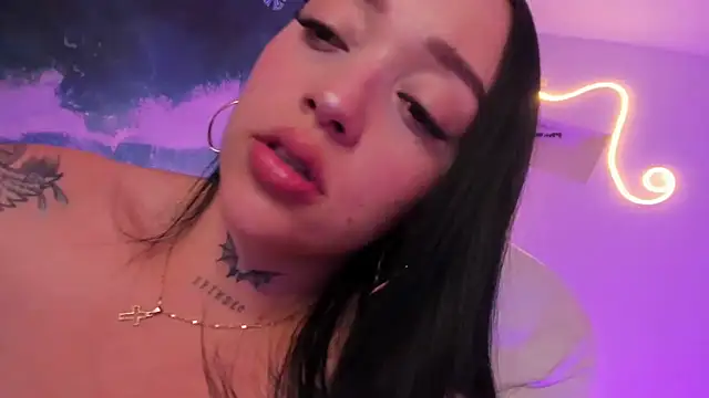 ViolettaHotLatin_ stripchat live cam model