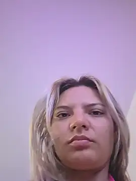 quemona2 stripchat live cam model