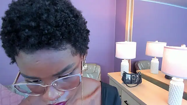 amber-hill stripchat live cam model