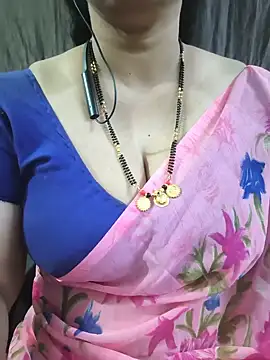 bhuvana_555 stripchat live cam model