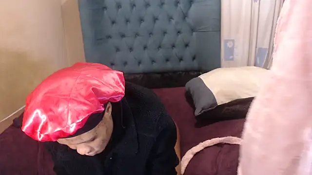 BendMeOverXX stripchat live cam model