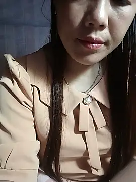 Sara_pusyy stripchat live cam model
