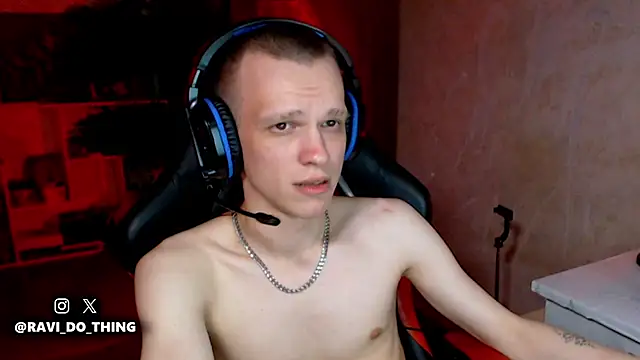 ravi_olle stripchat live cam model