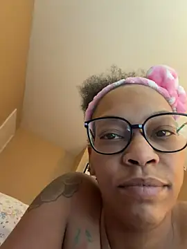 caramelkissss stripchat live cam model