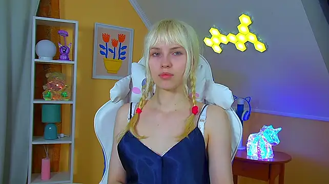 HannahHollis stripchat live cam model