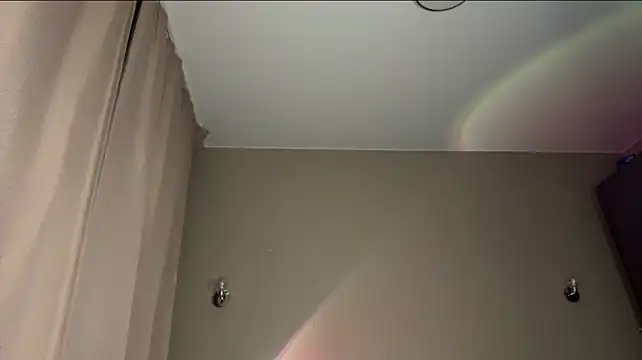 TylaIvoryn stripchat live cam model