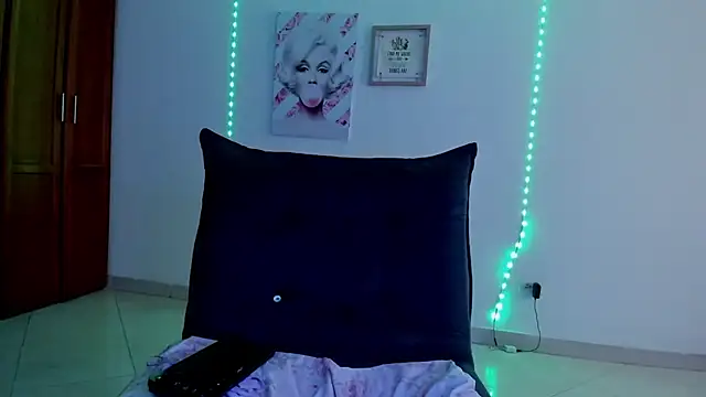 luna_dollie stripchat live cam model