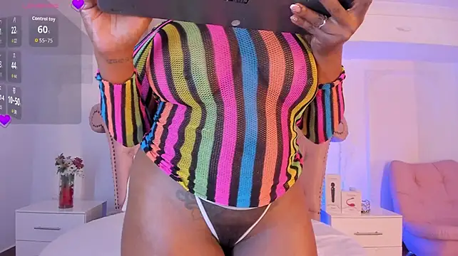 JuicyKendra_ stripchat live cam model