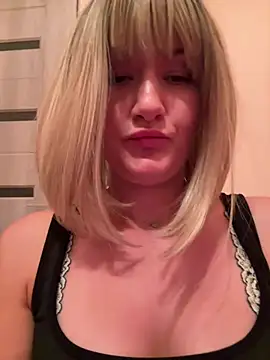 LunaFoxs stripchat live cam model