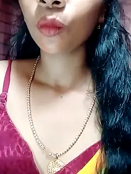 Dipa32 stripchat live cam model