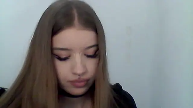 MollyHotTeen stripchat live cam model