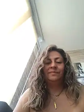 Latiinvenus stripchat live cam model