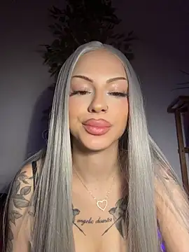 DollyRuby stripchat live cam model
