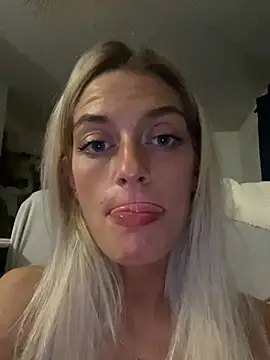 Bellalolahot stripchat live cam model