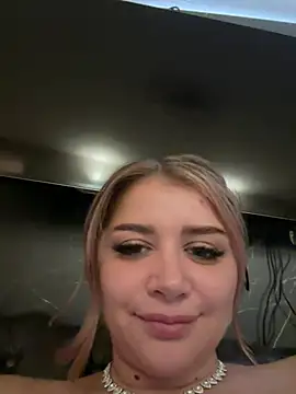 Amberseyes stripchat live cam model