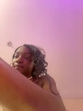 Keirahartz stripchat live cam model