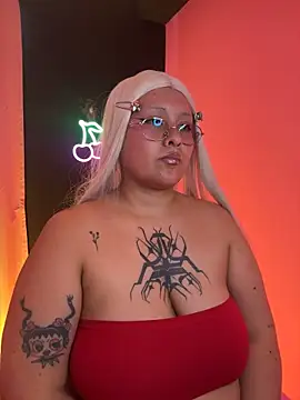 pinkbaddie777 stripchat live cam model