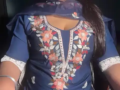 Avneet_kaurr1 stripchat live cam model