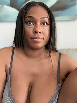CandyLuxxxx stripchat live cam model