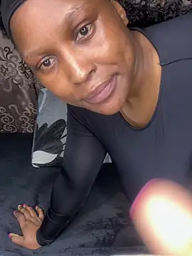 Bellabootie stripchat live cam model