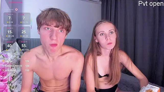 4u4Love stripchat live cam model