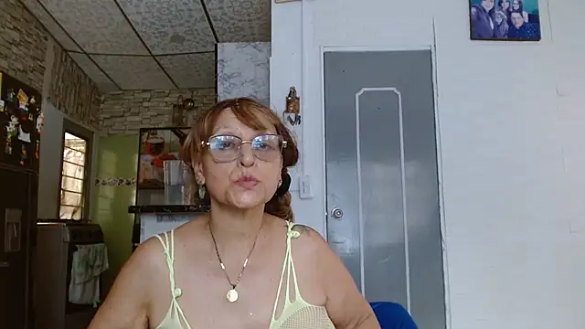 Lilly_macflyy stripchat live cam model