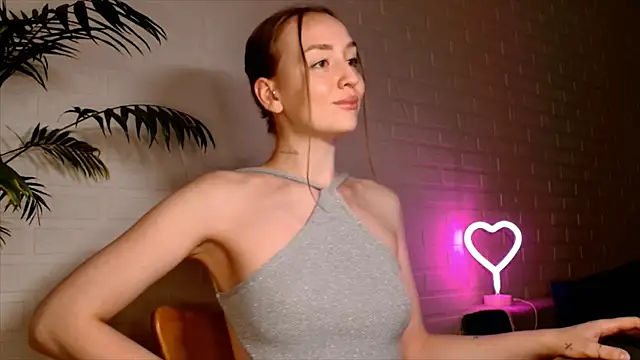 WhitePrincessLuna stripchat live cam model