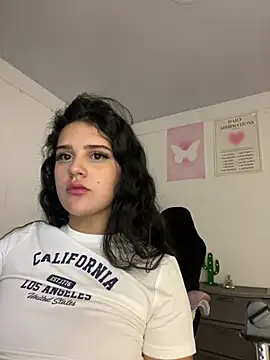 violet-333 stripchat live cam model