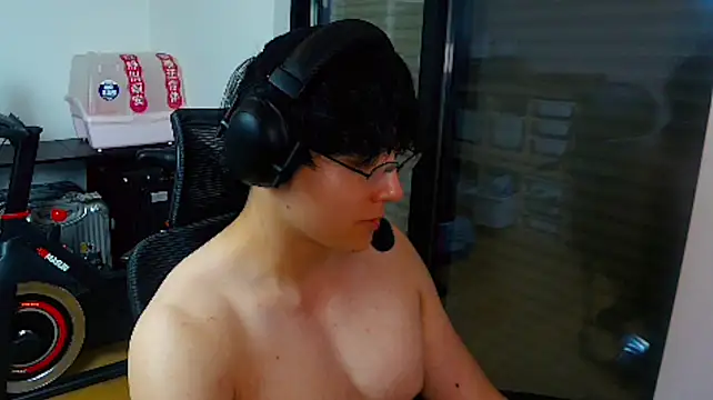 Tkcqcc stripchat live cam model